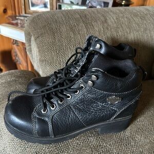 Women’s Harley Davidson black size 9 boots in very good condition